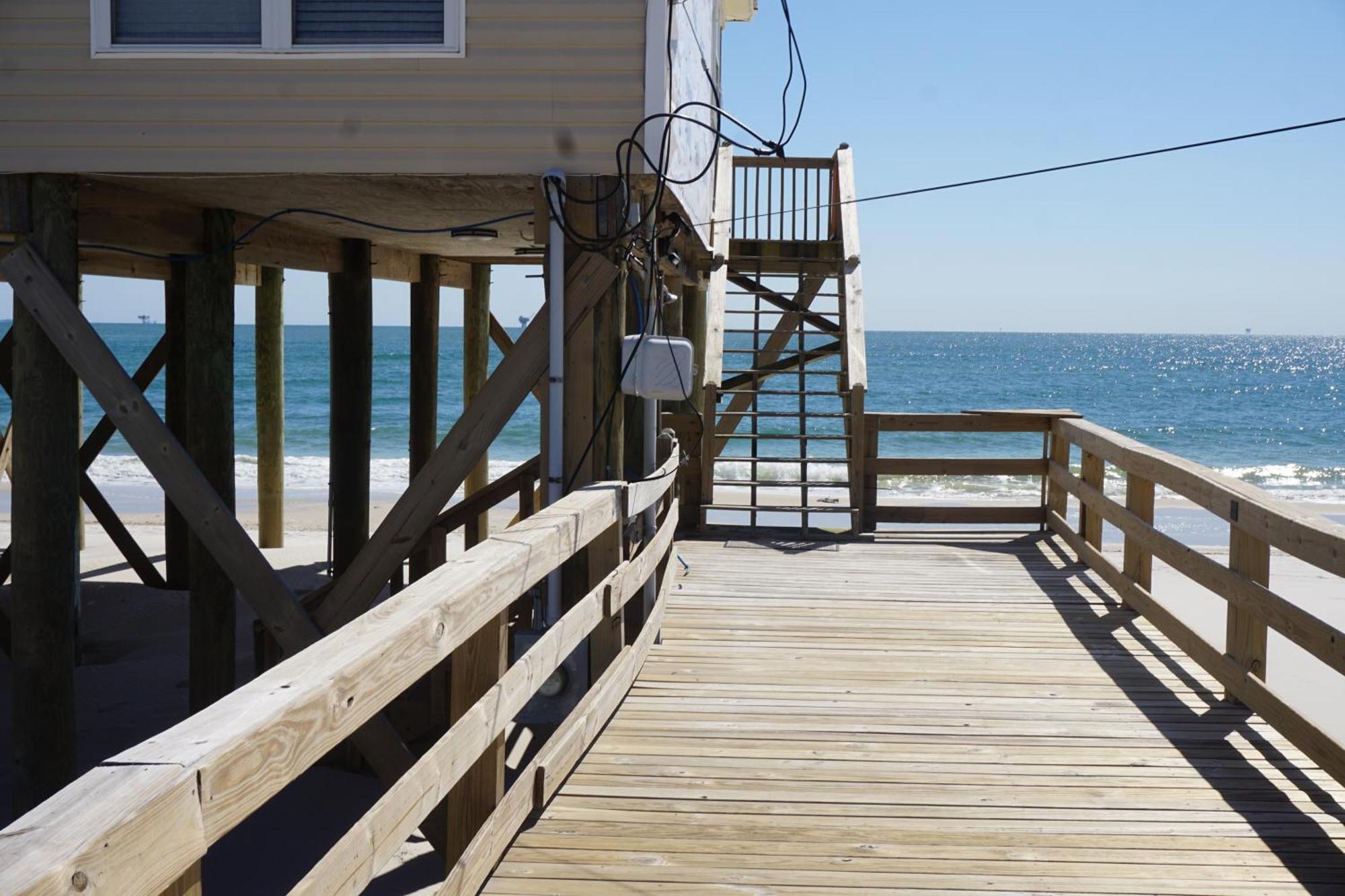 Marisol - Pet Friendly And Gulf Front! Enjoy The Large Deck With Amazing Views! Home Dauphin Island Extérieur photo